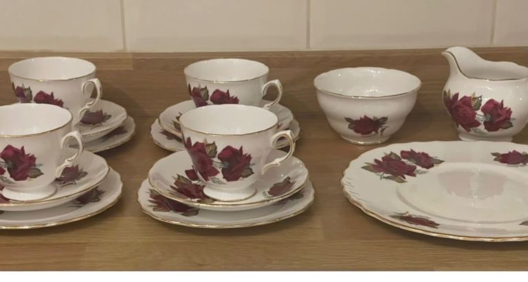Royal Vale Bone China Tea Set – Red Roses Design