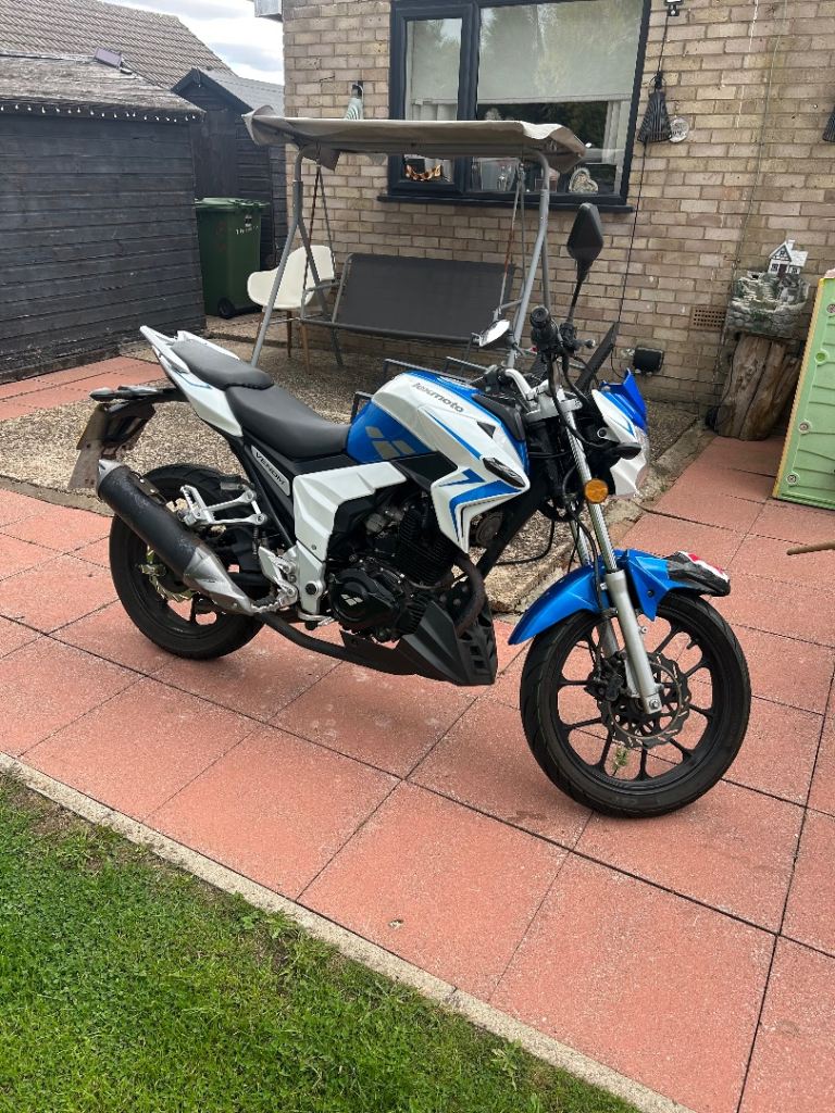 Lexmoto, VENOM, 2016, 124 (cc)