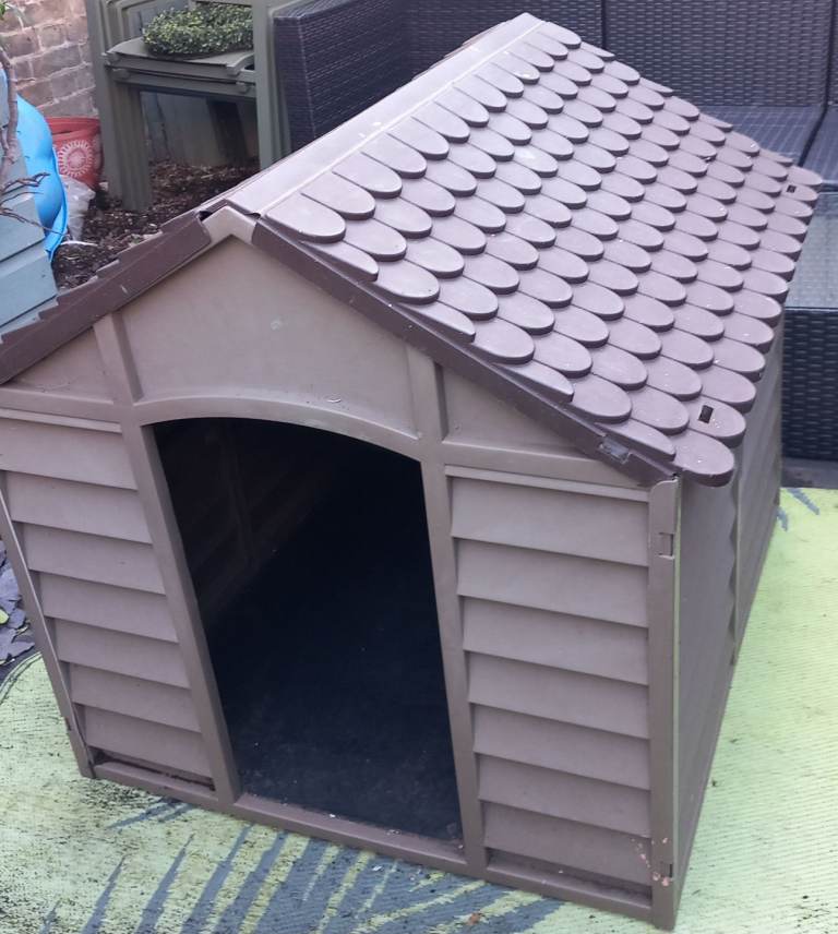 Dog kennel