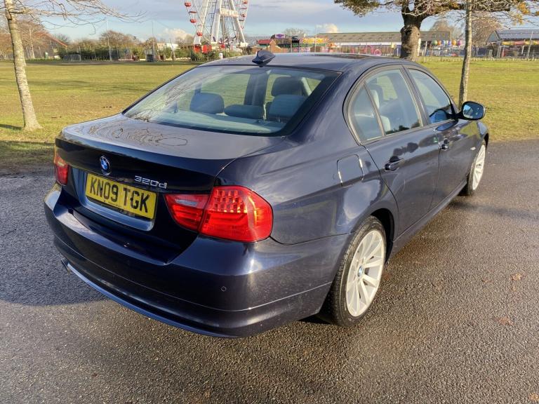 BMW 3 SERIES 2.0 320d SE Saloon 2009