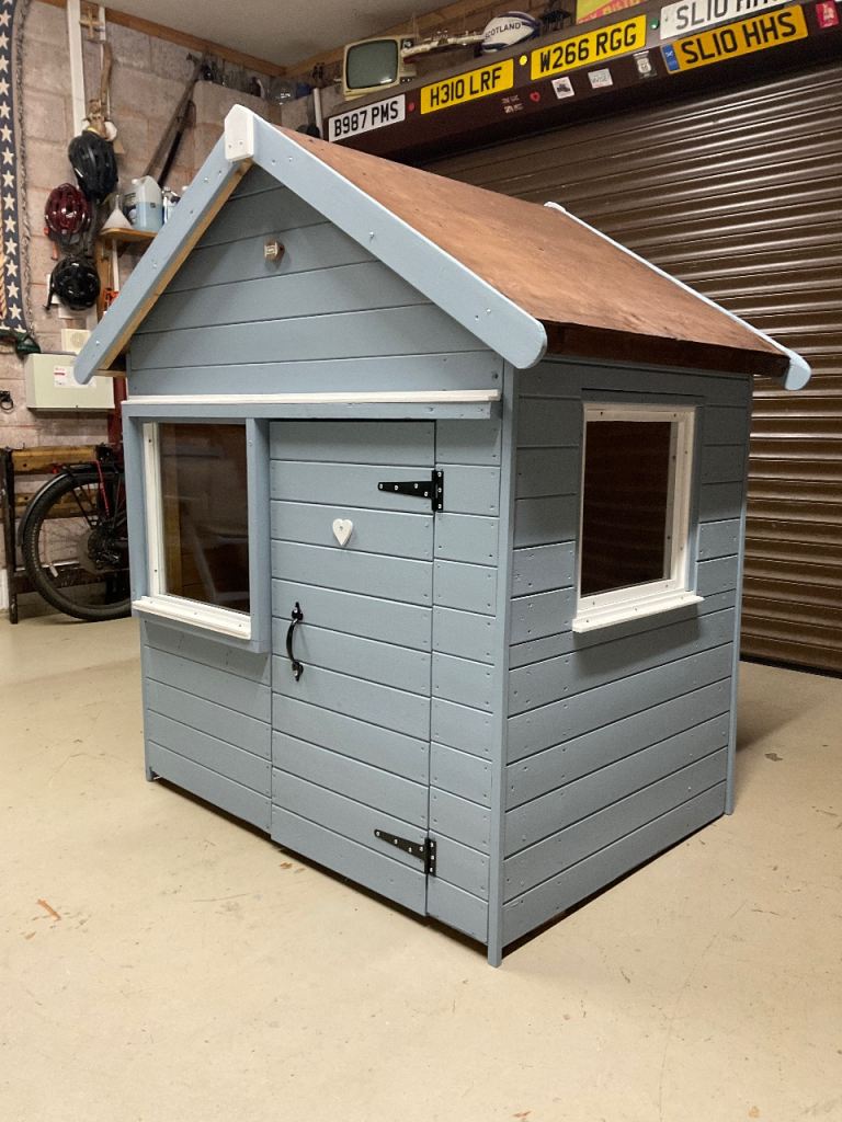 Wooden Kids Shed / Exc Quality Childs Playhouse. Possibly Deliver. Now Dismantled. Good Condition