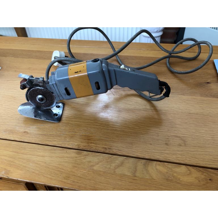 Fabric cutter