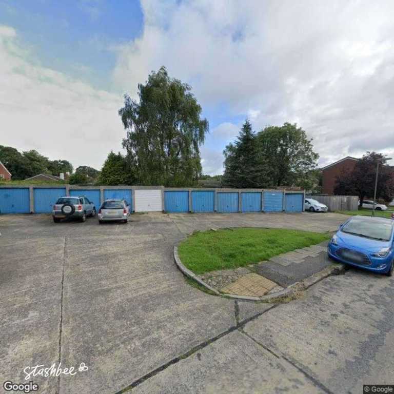 Garage to rent in Woodmansterne (SM7) | Stashbee