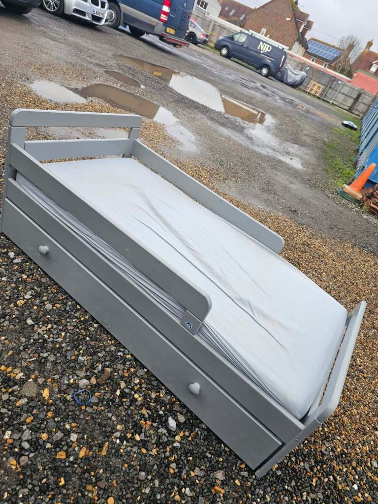 Toddler bed frame with mattress