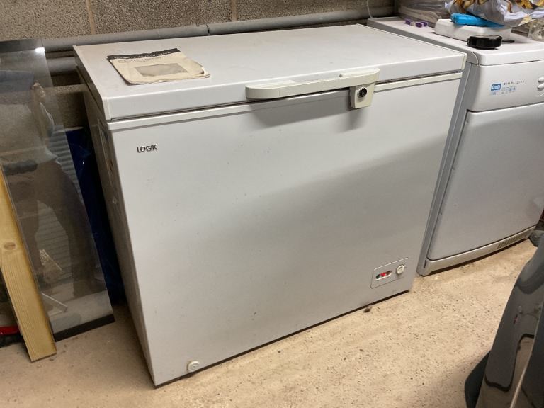 Chest freezer