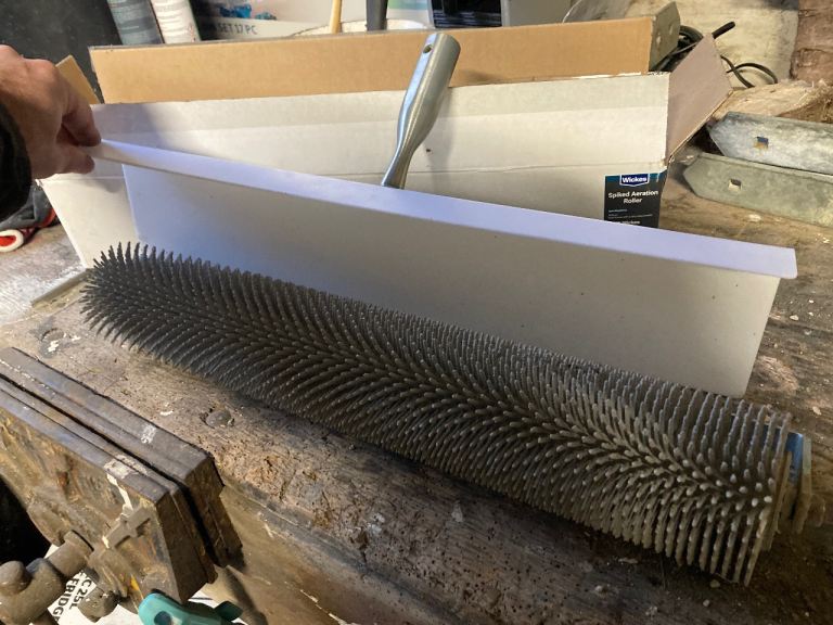 image for Self levelling compound roller