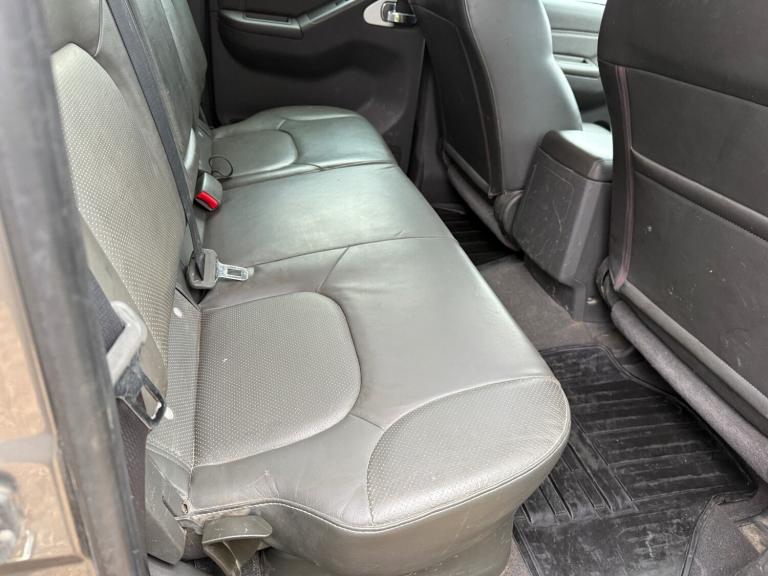 2015 Nissan Navara Double Cab Pick Up Outlaw 3.0dCi V6 231 4WD Auto PICK UP Diesel Automatic