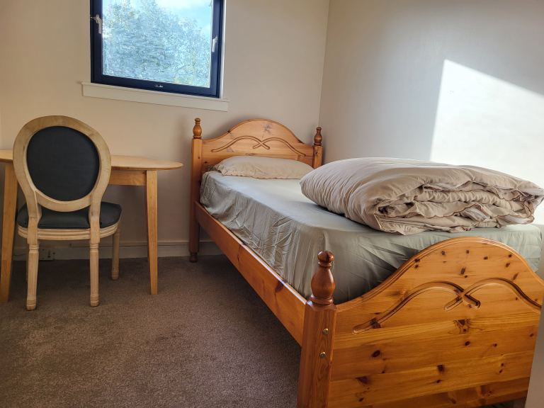 Room to let in Abbeyhill 
