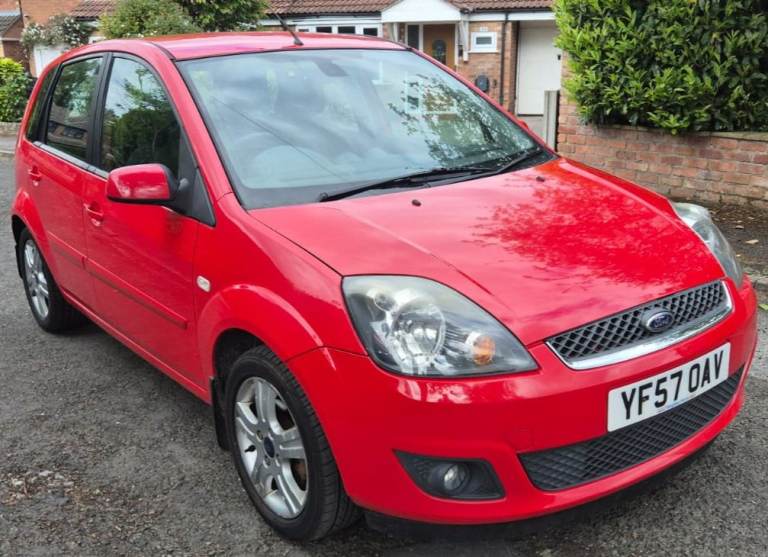 MOT:8/4/27. 2 Pre owners. Low miles. Ours for 8 years. High Spec-Ford Fiesta 1.4 Zetec Climate.07/57