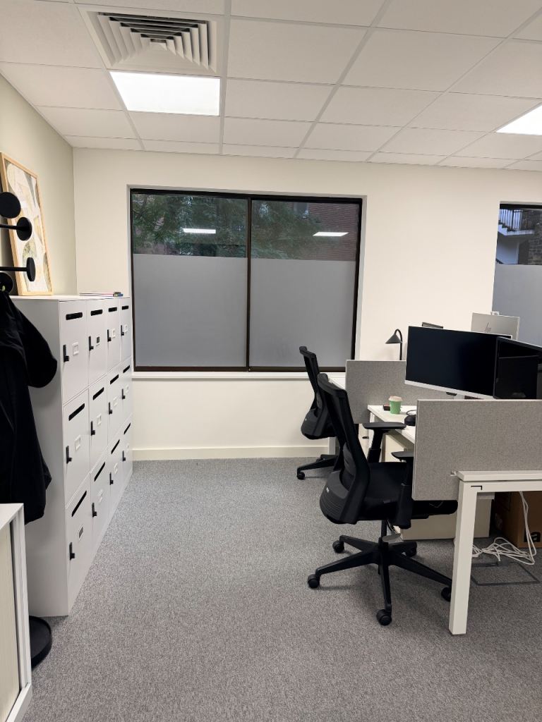 Office co-working dedicated desks for rent (2 desks available)