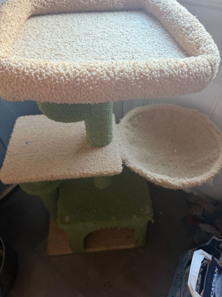 Cat tree 