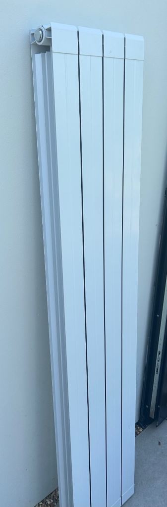Vertical Radiator White 1600x315 