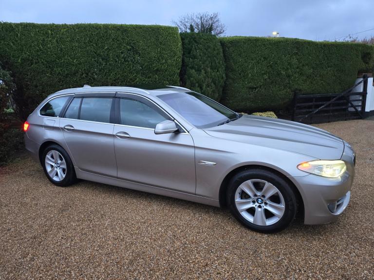 BMW 5 SERIES 528i (3.0) SE TOURING - AUTOMATIC - ESTATE - 5DR **MASSIVE SPEC**