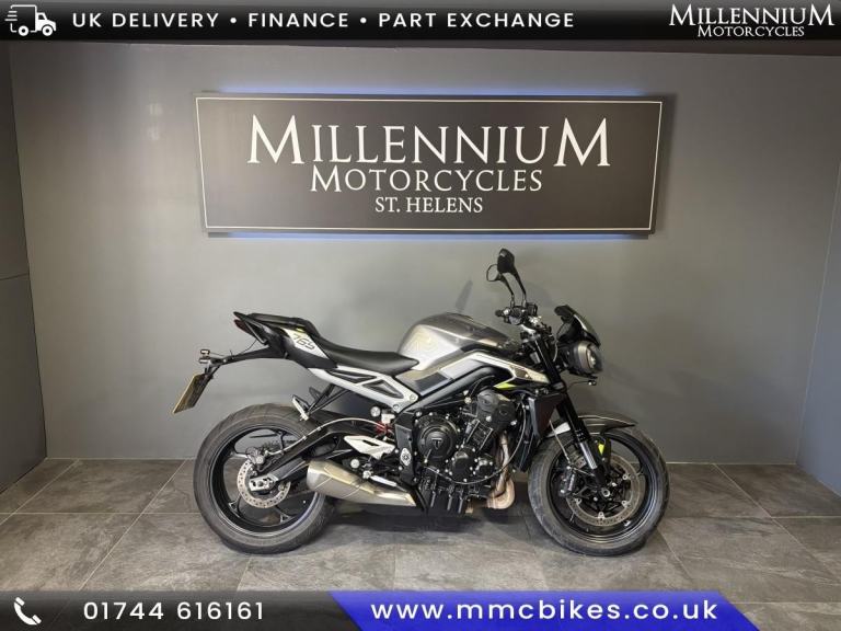 TRIUMPH STREET TIPLE 765 NAKED MOTORCYCLE