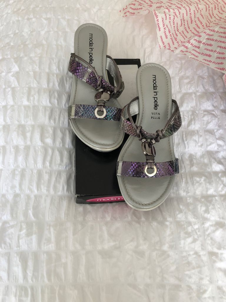 Ladies wedge sandals