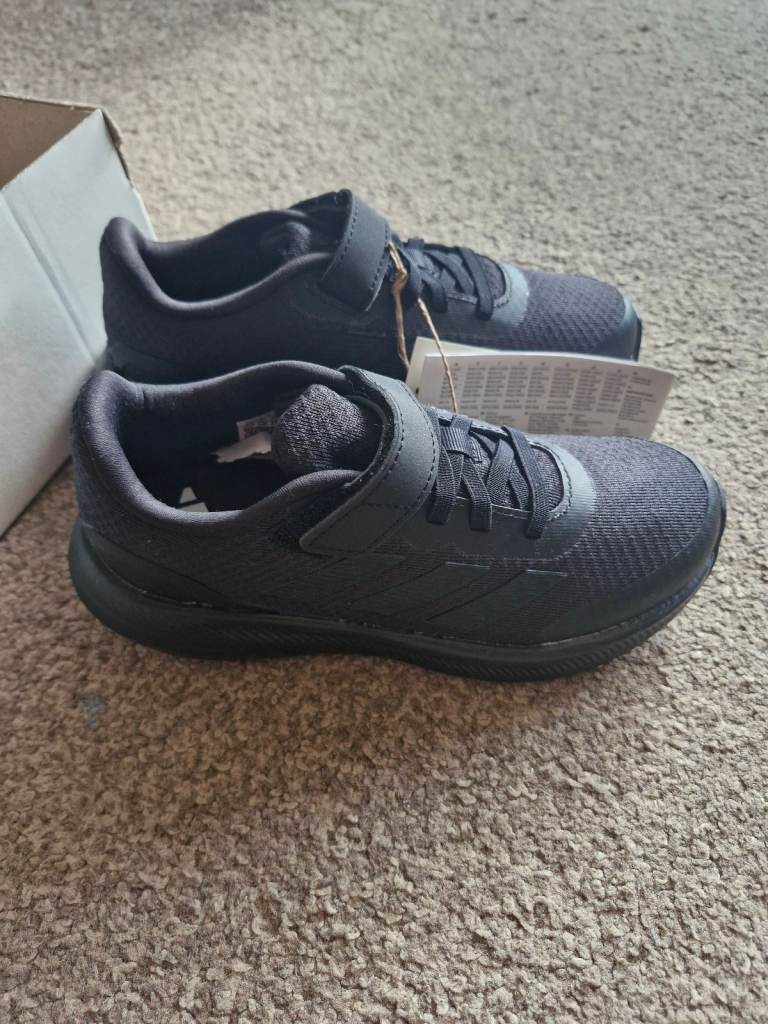Brand new Adidas UK size 13 Kids trainers 