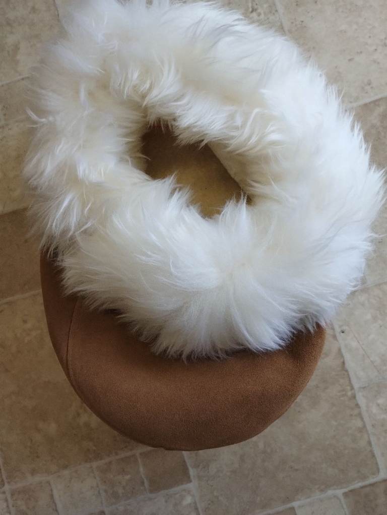 Sheepskin foot warmer