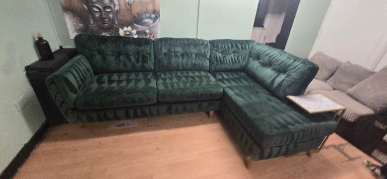 image for ScS Green Plush Velvet Corner L shaped Sofa £300