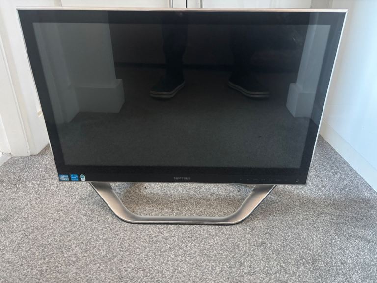 Samsung All-in-One PC Monitor – Good Condition