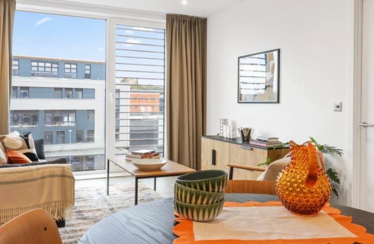 Modern 2-Bedroom, 2-Bathroom Furnished Apartment with Parking & Terrace Access