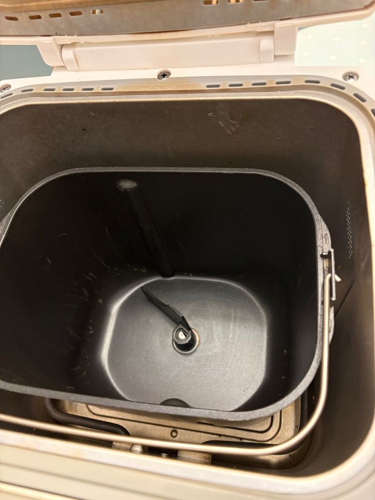 Panasonic SD-256 Breadmaker – White, Good Condition, £20.00 for Sale