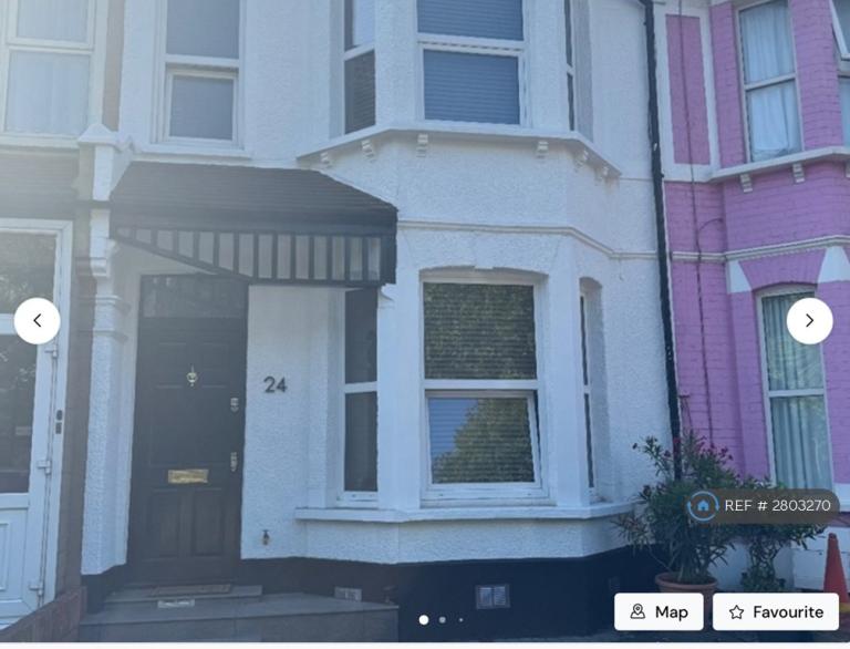 1 bedroom in Plough Lane, London, SW19 (#2803270)