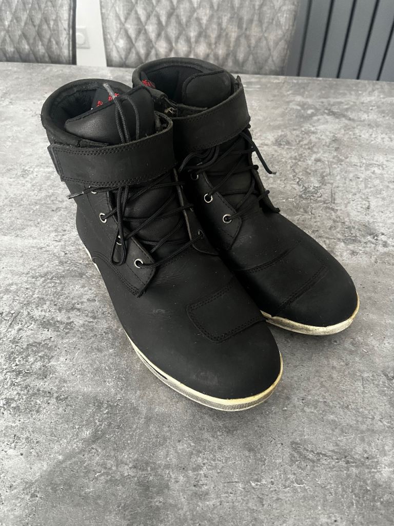 Motorbike boots arma size 10 good condition see photos 
