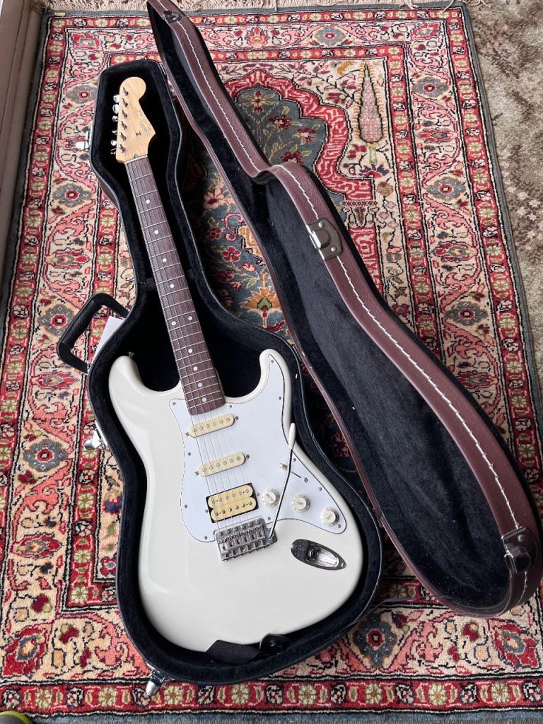 Squier (Fender) Stratocaster - White - Made in Japan - N Serial - 1993/94 - HSS pickups