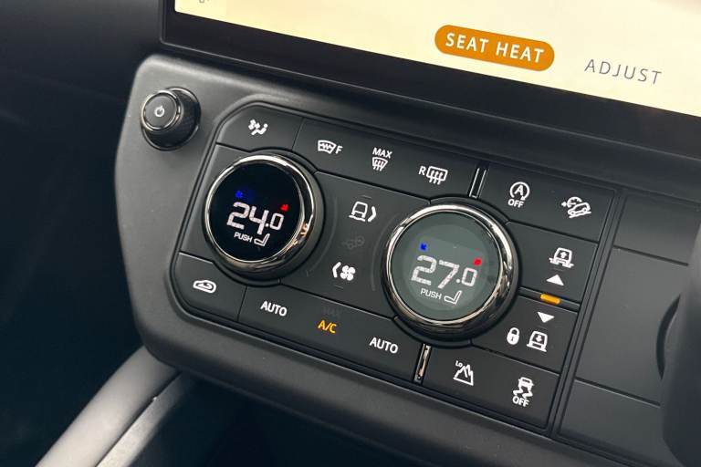 2025 Land Rover Defender 110 4.4 P635 V8 MHEV OCTA Auto 4WD Euro 6 (s/s) 5dr SUV Automatic