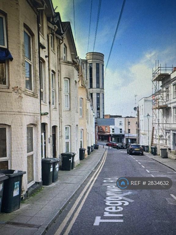 2 bedroom flat in Tregonwell Road, Bournemouth, BH2 (2 bed) (#2834632)