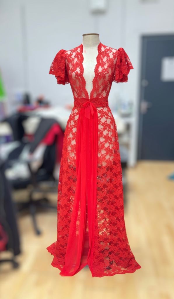 Dressmaker, tailor, seamstress, alterations