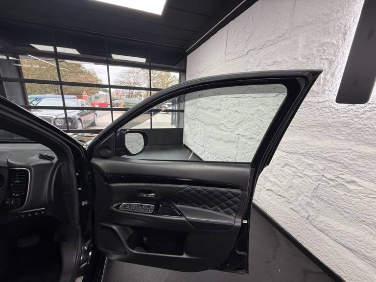 2020 Mitsubishi Outlander 2.4h TwinMotor 13.8kWh Exceed Safety SUV 5dr Petrol Plug-in Hybrid CVT ...