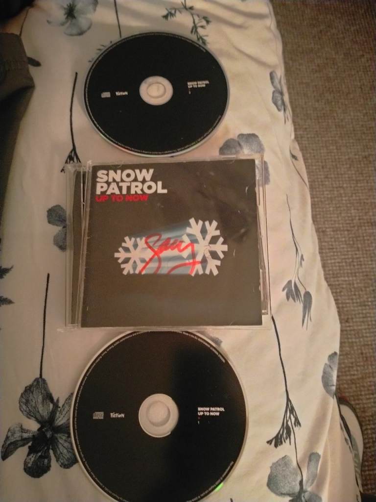 Snow patrol CD signed by Gary lightbody himself 