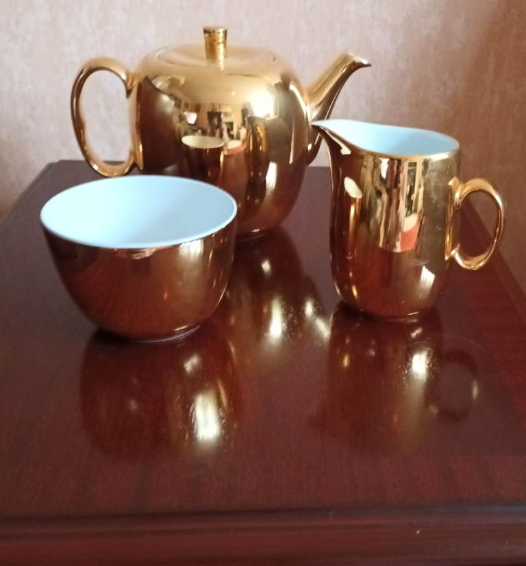 Royal Worcester Gold Lustre Teapot, Sugar Bowl & Milk Jug Vintage 1970