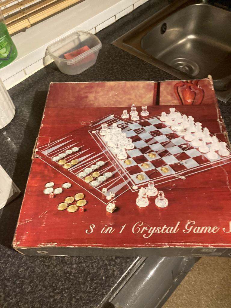 CHRYSTAL GAME SET (A)