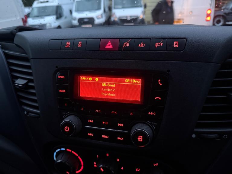 2020 IVECO DAILY 2.3L DIESEL WHITE AUTOMATIC PANEL VAN - 145K - NEW CAMBELT