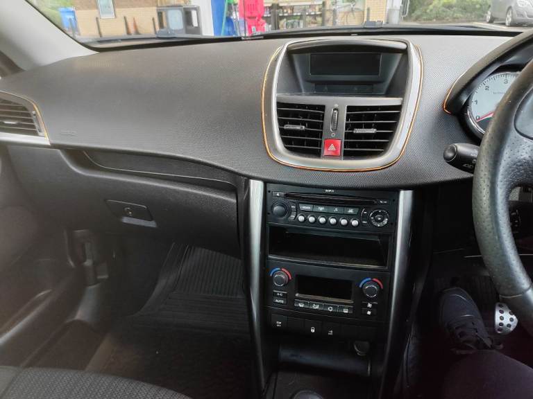 Peugeot, 207, Convertible, 2009, Manual, 1560 (cc), 2 doors