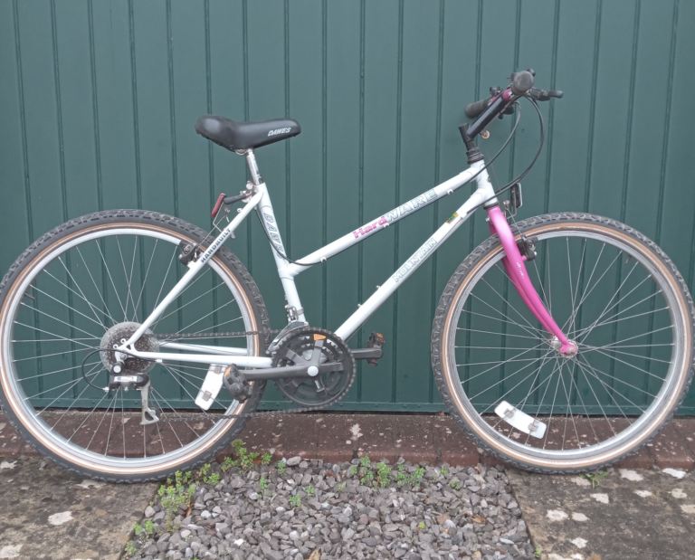 Dawes Mountain Bike Hardware 1992 Reynolds frame, Shimano gears and brakes