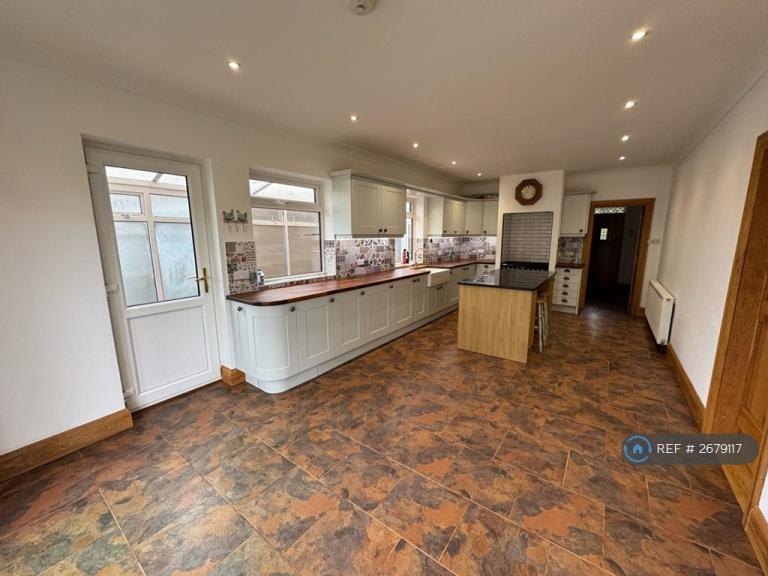 4 bedroom house in Rattle Road, Westham, Pevensey, BN24 (4 bed) (#2679117)