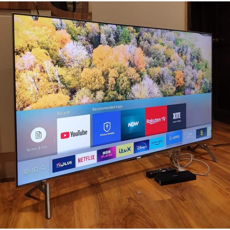 50"Samsung 4k quantom uhd hdr Smart wifi led TV– excellent Condition