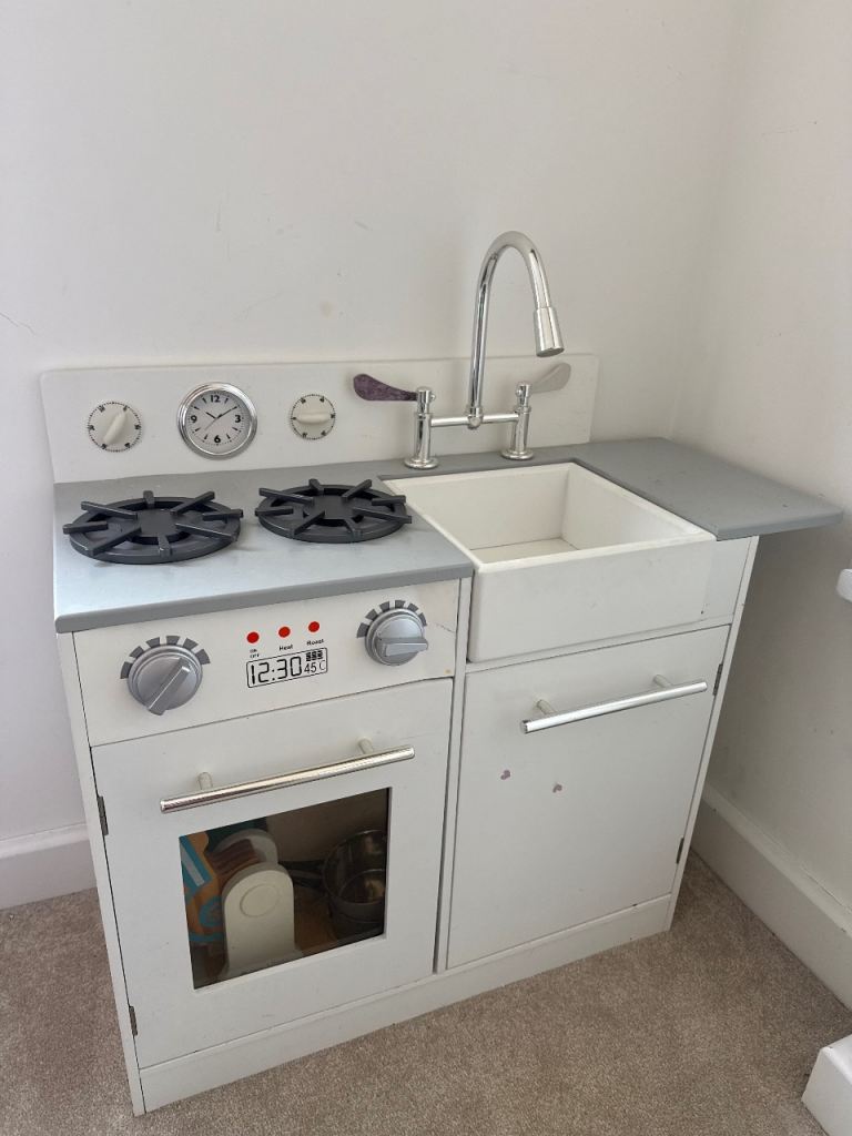 Kids toy play toy kitchen 