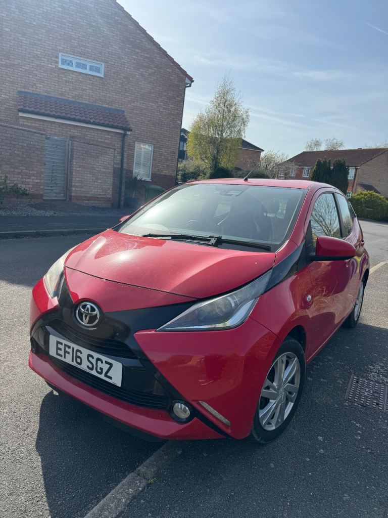 Toyota, AYGO, Hatchback, 2016, Manual, 998 (cc), 5 doors