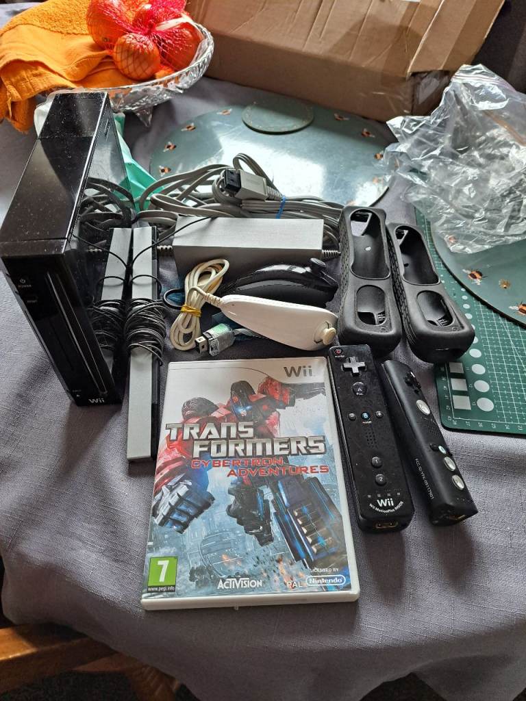working black nintendo wii set up with game
