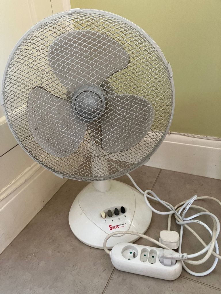 35cm desk fan, 3 speeds, fully working