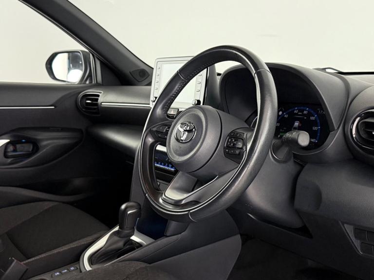 2023 Toyota Yaris Cross 1.5 VVT-h Design E-CVT Euro 6 (s/s) 5dr HATCHBACK Petrol/Electric Hybrid ...