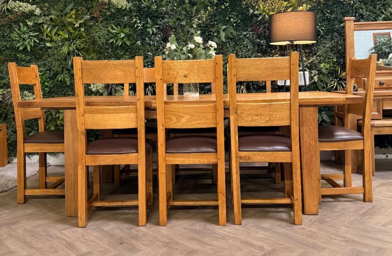 Large extending oak kitchen table & 8 chairs
