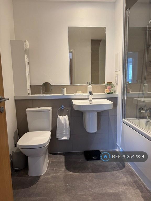 2 bedroom flat in Shrubhill Walk, Edinburgh, EH7 (2 bed) (#2542224)