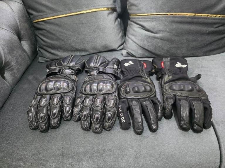 2 Motorcycle Leather Gloves 