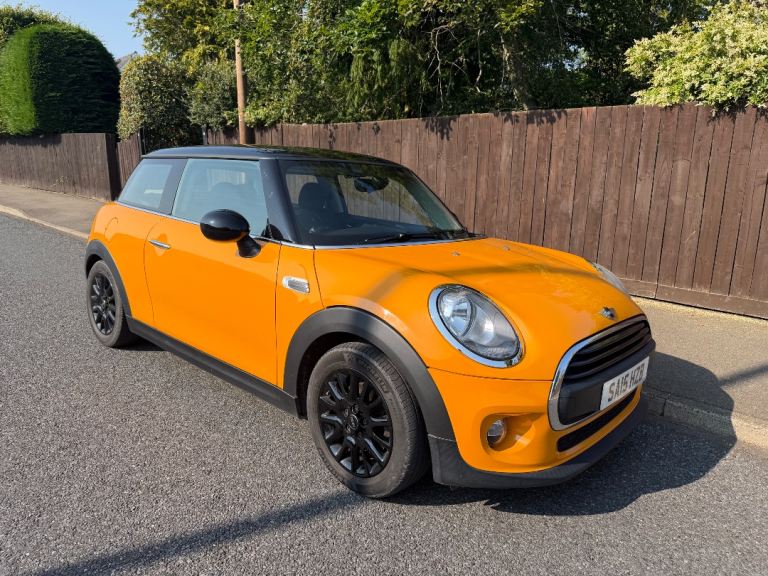 MINI COOPER 1.5 PETROL MANUAL – LOW MILEAGE – £20 ROAD TAX