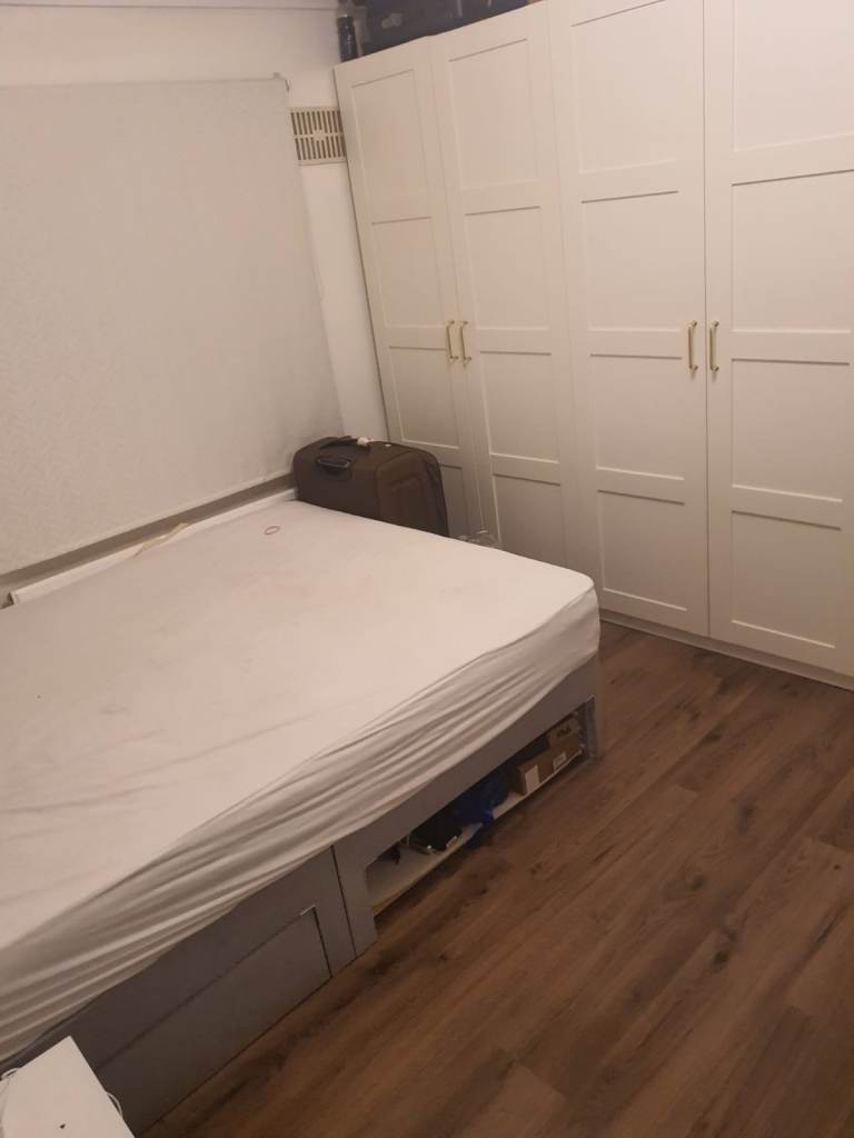 one bed space available in RM8 2YP